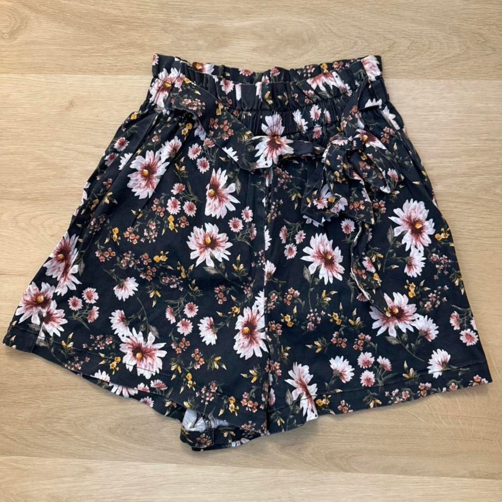 Wild‎ Fable floral shorts